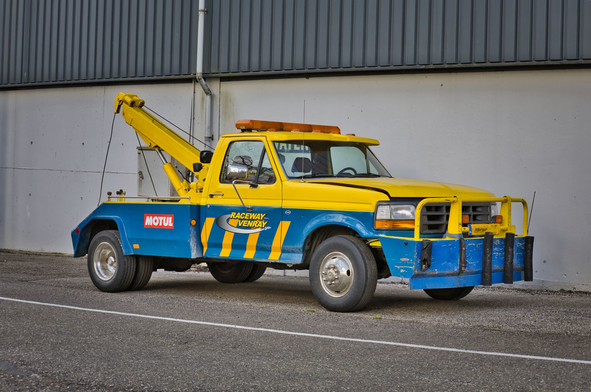 Remorquage voiture équipe à Drancy